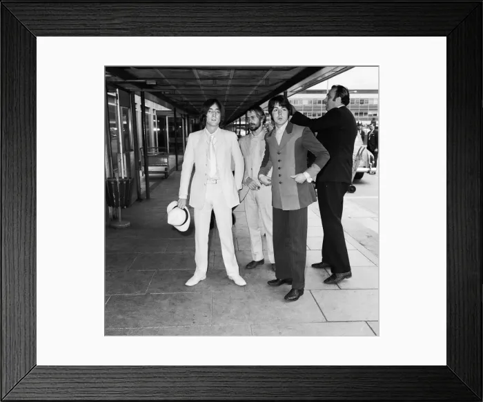 Framed Print : John Lennon, Beatles associate Alexis Mardas (aka Magic Alex), Paul McCartney Framed Print : John Lennon, Beatles associate Alexis Mardas (aka Magic Alex), Paul McCartney