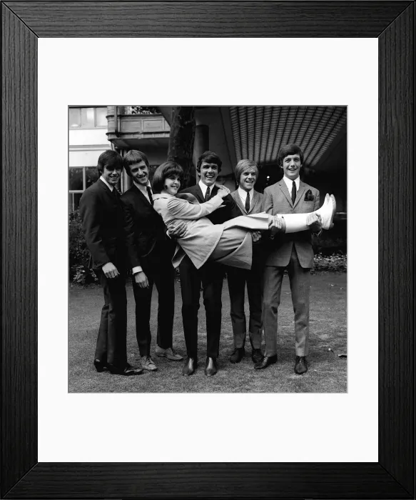 Framed Print : Dave Clark Five with winner of Revlon Competition Kathy Sheron from New York at the Savoy