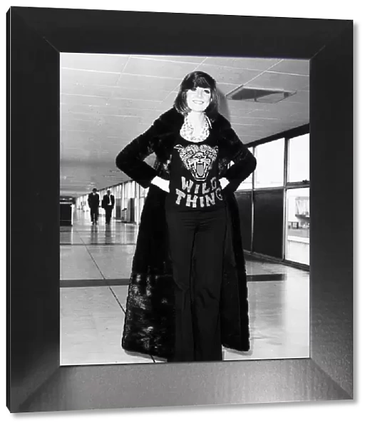 Cilla Black Singer  /  YV Presenter At Heathrow Airport