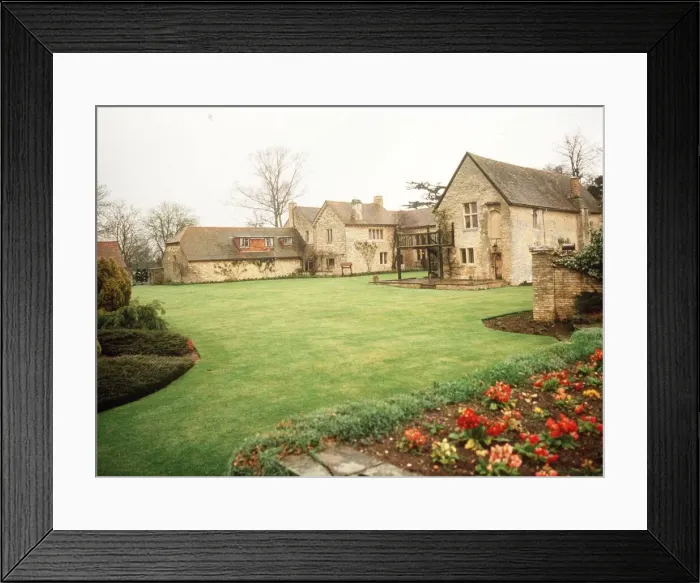 Framed Print : Bee Gees at Robin gibbs 12th Century Home in Thame, Berkshire Framed Print : Bee Gees at Robin gibbs 12th Century Home in Thame, Berkshire