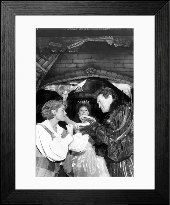 : Sarah Payne, Judi Trott and Patrick Mower in Dick Whittington : Sarah Payne, Judi Trott and Patrick Mower in Dick Whittington