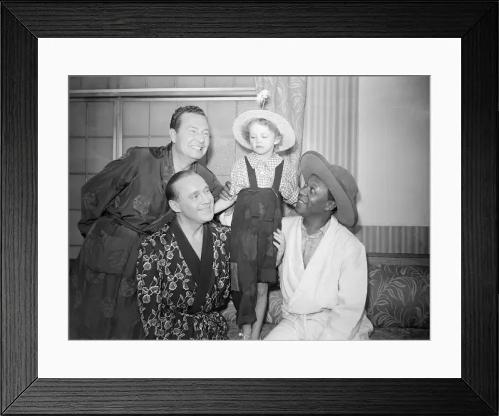 Framed Print : Jack Benny and Rochester, Phil Harris with Yvonne Presridge at the London Palladium Framed Print : Jack Benny and Rochester, Phil Harris with Yvonne Presridge at the London Palladium