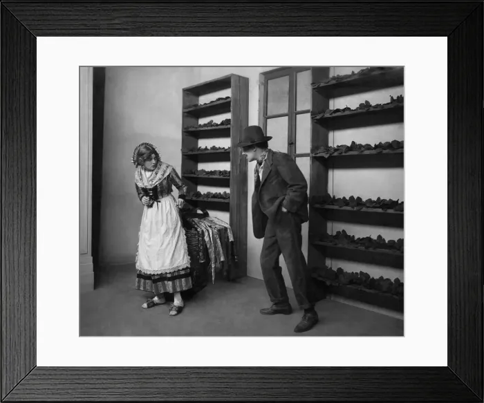 Framed Print : Gioann threatens Hilda in a scene from the play My Ladys Dress -. April 1914 P000281 Framed Print : Gioann threatens Hilda in a scene from the play My Ladys Dress -. April 1914 P000281