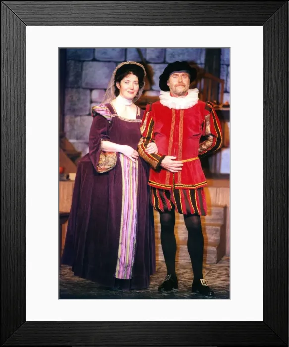 Framed Print : Corrine Philpott and Peter Wears as Elizabethans in the Priory Theatre Cavalcade Framed Print : Corrine Philpott and Peter Wears as Elizabethans in the Priory Theatre Cavalcade