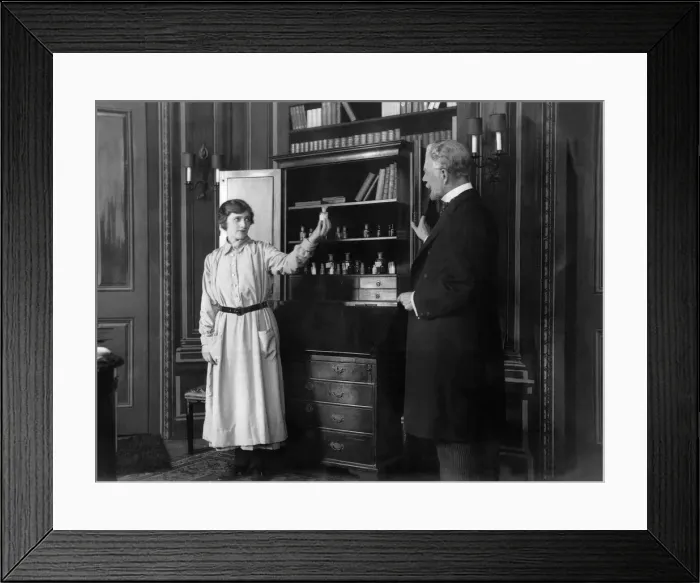 Framed Print : A dramatic scene from the stage play The Case of Lady Camber at the Savoy Theatre Framed Print : A dramatic scene from the stage play The Case of Lady Camber at the Savoy Theatre