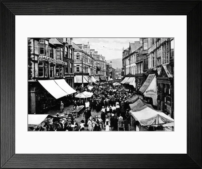 Framed Print : Pontypridd, Wales circa 1910 Framed Print : Pontypridd, Wales circa 1910