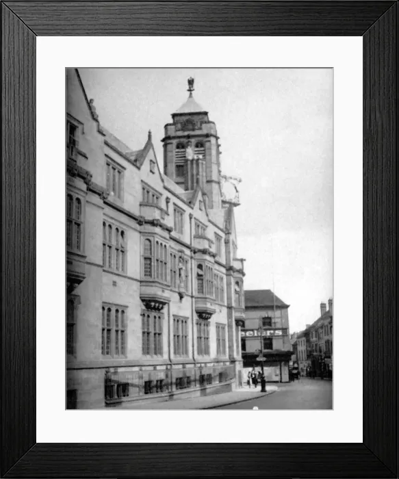 Framed Print : Coventrys Council House in Earl Street, looking towards Jordan Well Framed Print : Coventrys Council House in Earl Street, looking towards Jordan Well