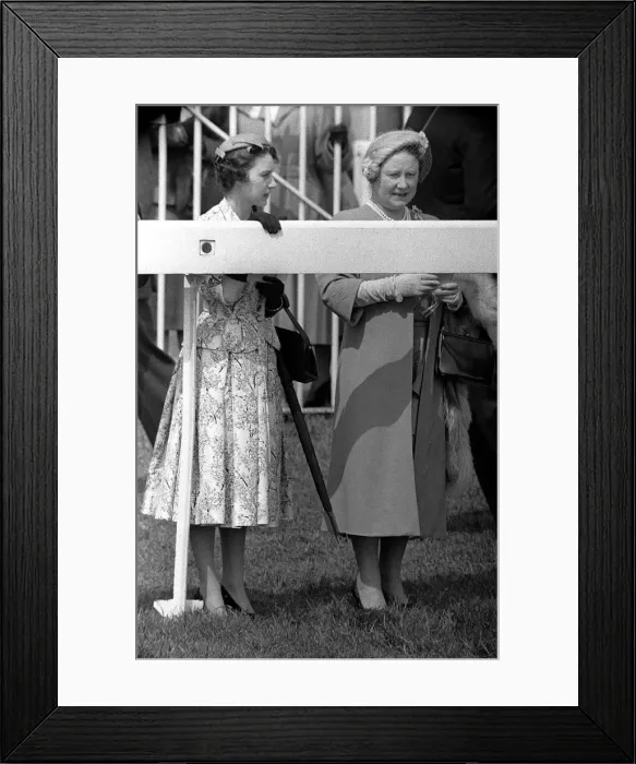 Framed Print : HRH Queen Elizabeth Queen Mother at Epsom Oaks with Princess Margaret to watch