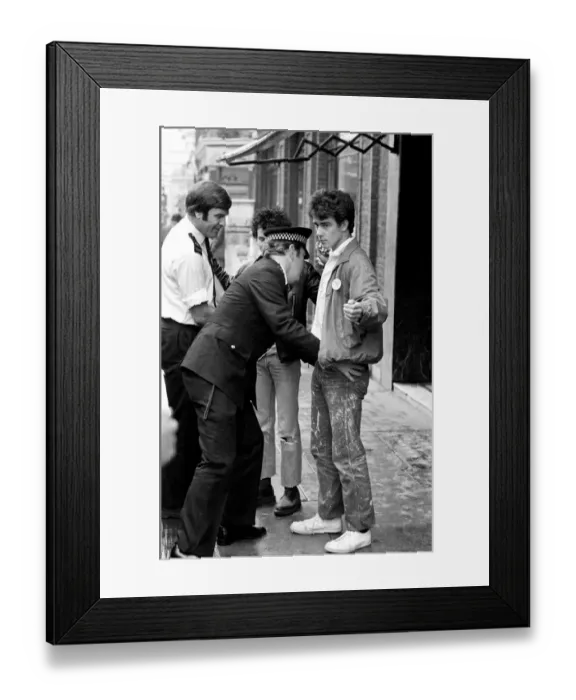 Framed Print : Youth Culture / Music / Police / Street scenes. Punk Rock'. August 1977 77-04262 Framed Print : Youth Culture / Music / Police / Street scenes. Punk Rock'. August 1977 77-04262