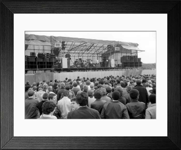 Framed Print : Hazel O Connor performs on stage at the outdoor concert in aid of racial harmony Framed Print : Hazel O Connor performs on stage at the outdoor concert in aid of racial harmony