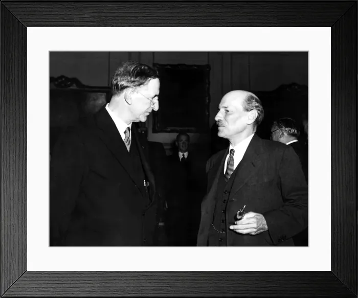 Framed Print : Prime Minister of the Republic of Ireland Eamon De Valera talks with British Prime Framed Print : Prime Minister of the Republic of Ireland Eamon De Valera talks with British Prime