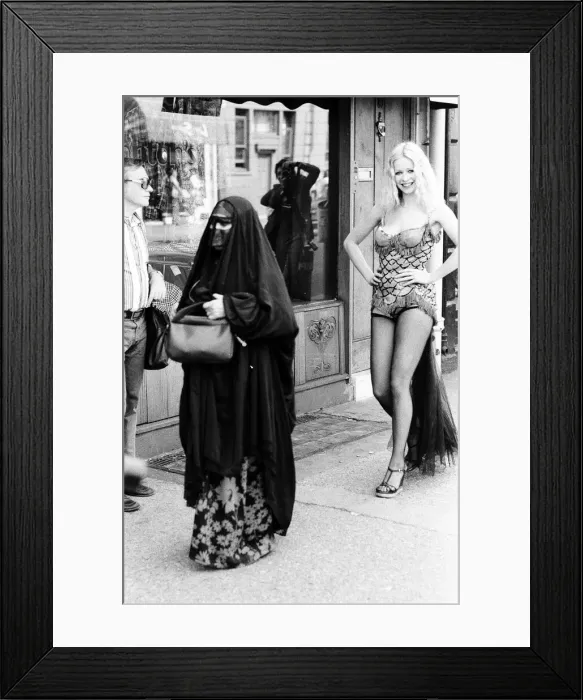Framed Print : Model Jo Howard wearing the original costume worn by Marilyn Monroe in the film Framed Print : Model Jo Howard wearing the original costume worn by Marilyn Monroe in the film
