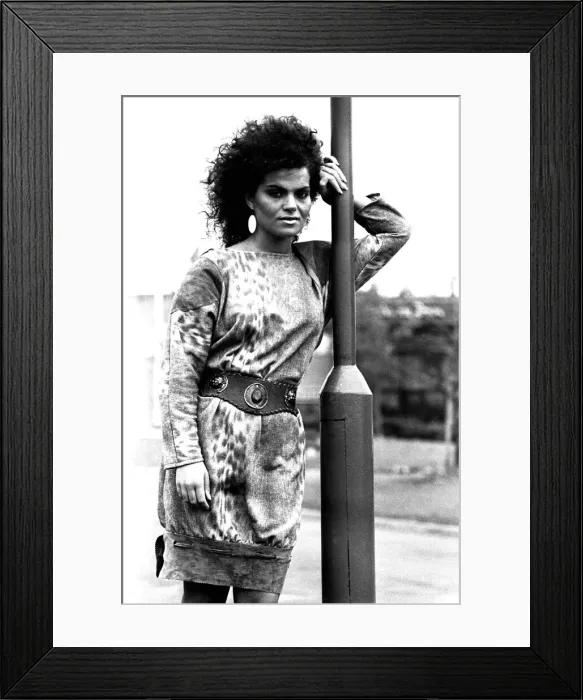 Framed Print : A model wearing a dress in September 1983 Framed Print : A model wearing a dress in September 1983