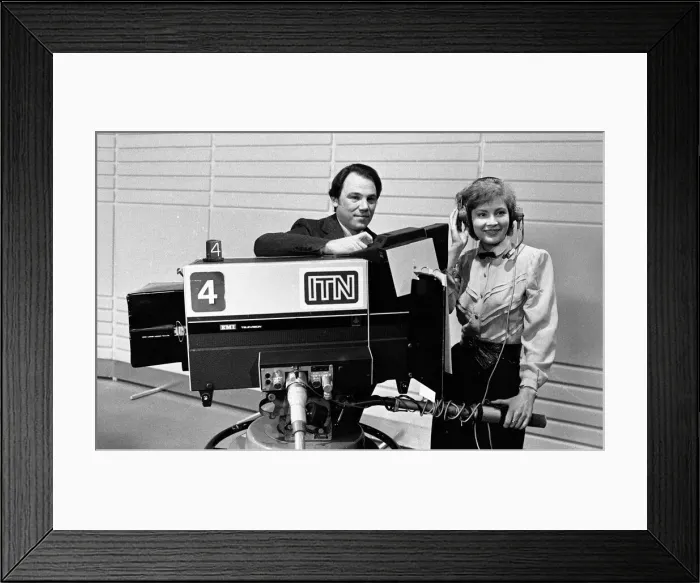 Framed Print : News Presenter Peter Sissons with Soviet newscaster Tatyana Vedeneeva Framed Print : News Presenter Peter Sissons with Soviet newscaster Tatyana Vedeneeva