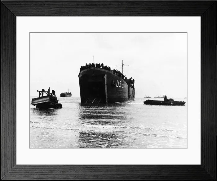 Framed Print : War Scene From The D Day Landings June 1944 Framed Print : War Scene From The D Day Landings June 1944