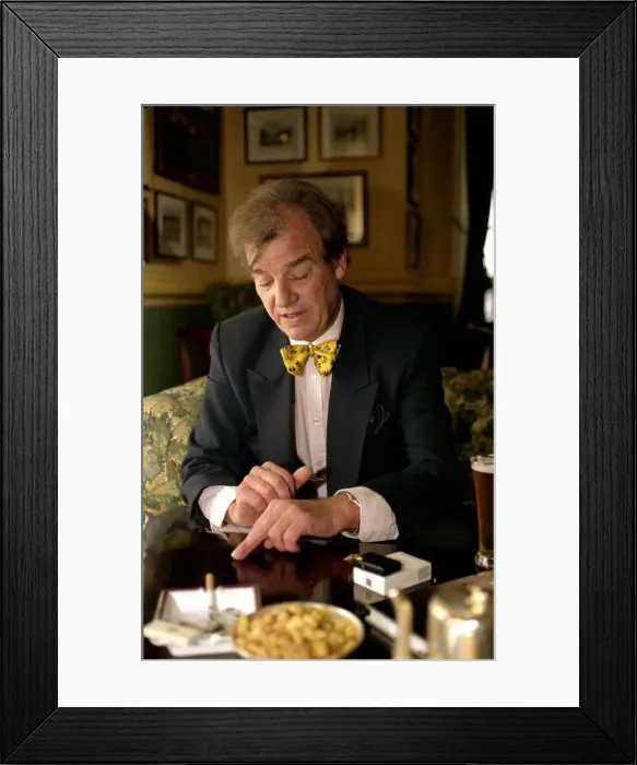 Framed Print : Keith Floyd, celebrity chef & tv presenter July 1994 Framed Print : Keith Floyd, celebrity chef & tv presenter July 1994