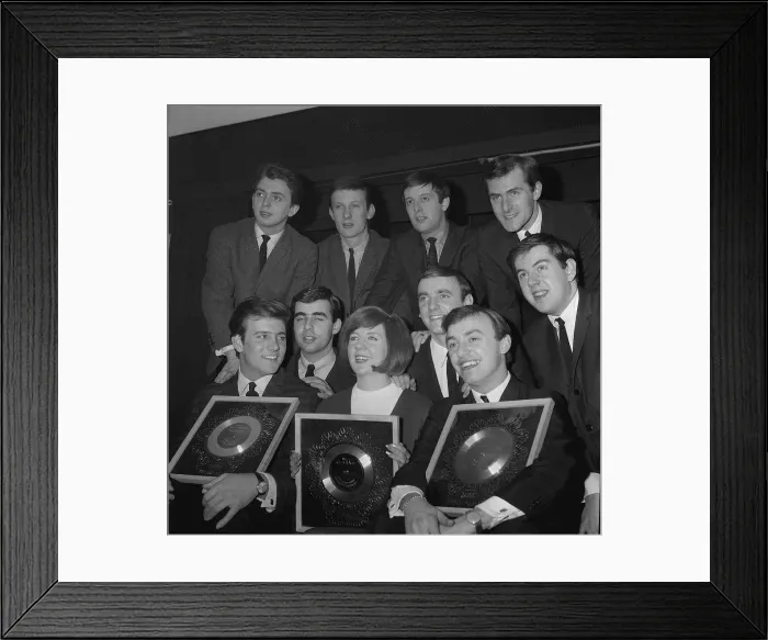 Framed Print : Pop stars Cilla Black, Billy J Kramer, and Gerry of Gerry