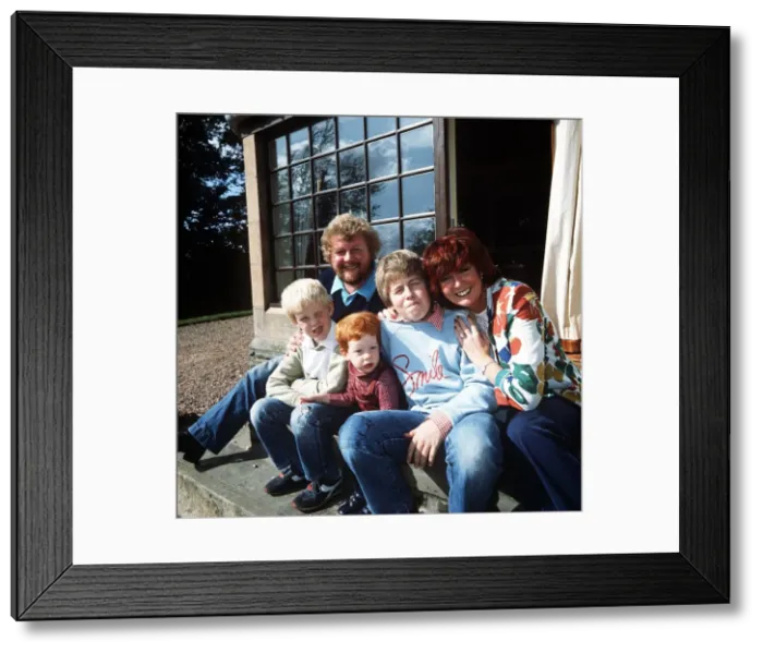 Framed Print : Cilla Black with husband Bobby Willis and their sons l-r Ben Jack and Robert Framed Print : Cilla Black with husband Bobby Willis and their sons l-r Ben Jack and Robert