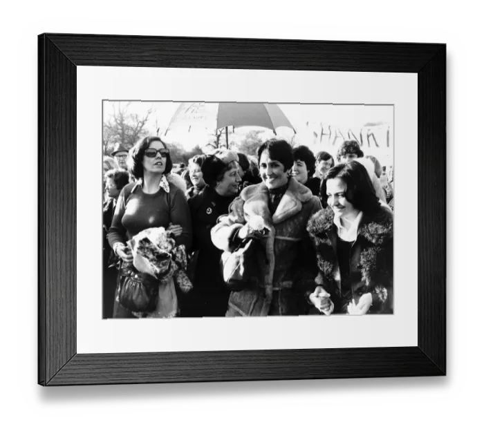Framed Print : Betty Williams and singer Joan Baez join the women peace protestors of Northern Ireland