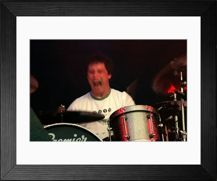 Framed Print : Drummer of the Stereophonics at T in the Park mouth open mid song Jull 1999