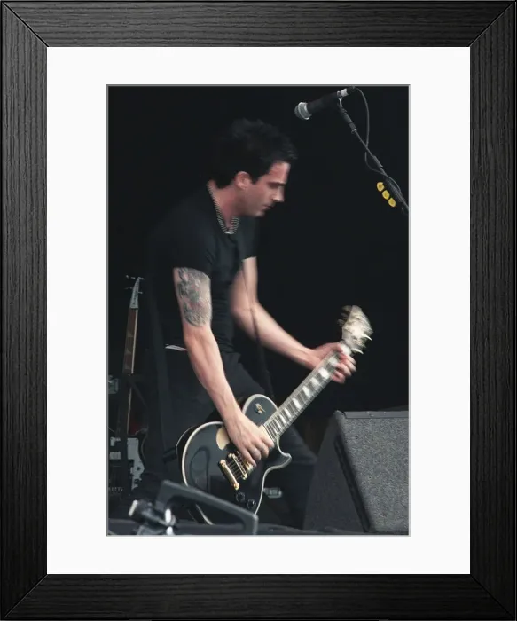 Framed Print : Kelly Jones of Stereophonics performing at T in the Park, July 1999 Framed Print : Kelly Jones of Stereophonics performing at T in the Park, July 1999