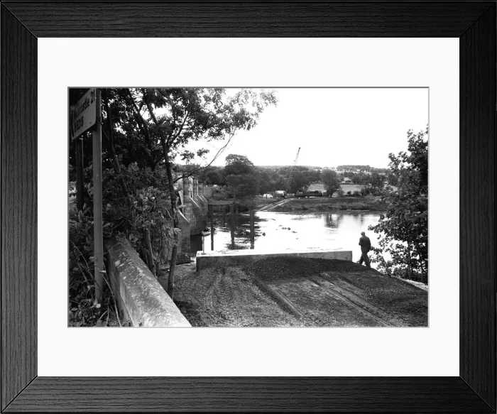 Framed Print : Workmen construct a £250, 000 temporary Bailey bridge over the River Tyne Framed Print : Workmen construct a £250, 000 temporary Bailey bridge over the River Tyne