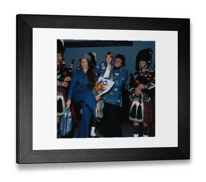 Framed Print : Johnny Cash with family at Glasgow Airport September 1875