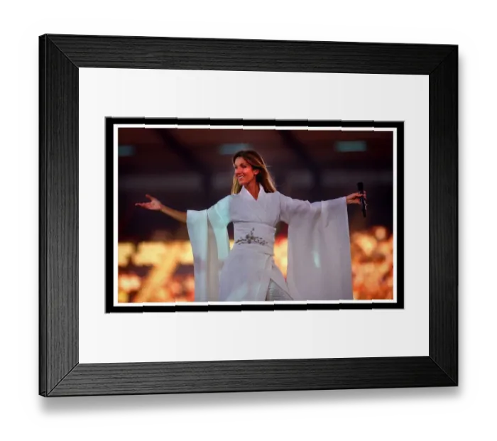 Framed Print : Celine Dion at Murrayfield Edinburgh July 1999 White kimono holding microphone Framed Print : Celine Dion at Murrayfield Edinburgh July 1999 White kimono holding microphone
