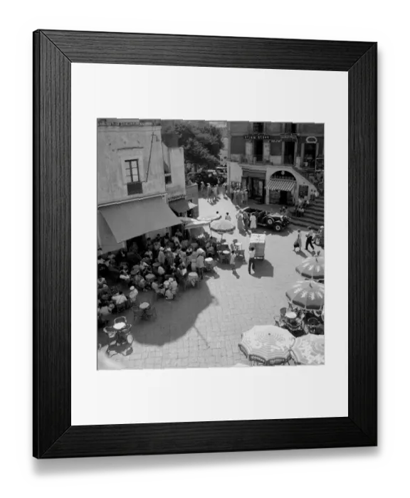 Framed Print : General view of the Piazza Umberto on Capri, Italy, the meeting place of all whom stay or Framed Print : General view of the Piazza Umberto on Capri, Italy, the meeting place of all whom stay or