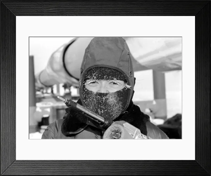 Framed Print : Prudhoe Bay Alaska. Workmen working on the pipeline (insulatingit) at Prudhoe Bay Framed Print : Prudhoe Bay Alaska. Workmen working on the pipeline (insulatingit) at Prudhoe Bay