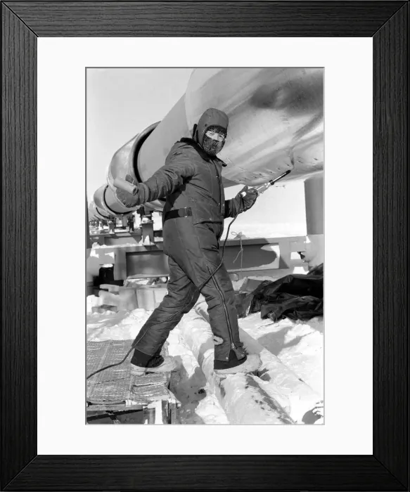 Framed Print : Prudhoe Bay Alaska. Workmen working on the pipeline (insulatingit) at Prudhoe Bay Framed Print : Prudhoe Bay Alaska. Workmen working on the pipeline (insulatingit) at Prudhoe Bay