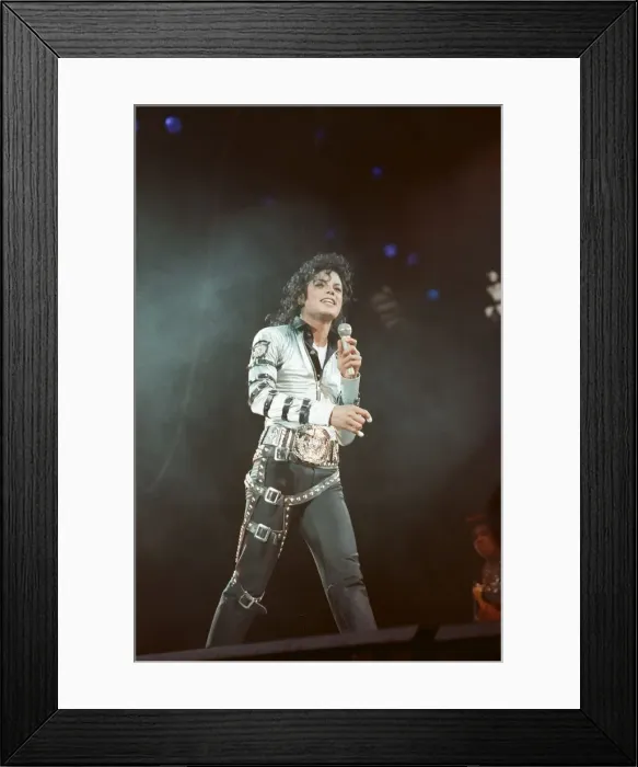 Framed Print : Michael Jackson in concert at Wembley performing in front of HRH Diana Princess of Wales