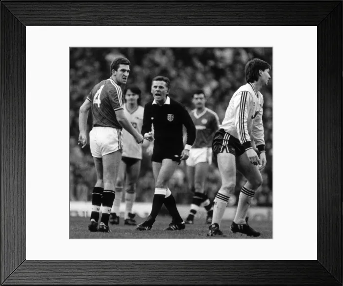 Framed Print : Manchester United 2 v. Arsenal 0. The Battle of Old Trafford Framed Print : Manchester United 2 v. Arsenal 0. The Battle of Old Trafford
