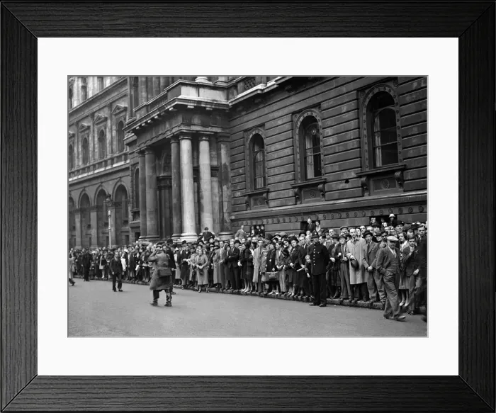 Framed Print : World War Two, Britain, 1st September 1939, Crowds gathering to watch Cabinet Ministers Framed Print : World War Two, Britain, 1st September 1939, Crowds gathering to watch Cabinet Ministers