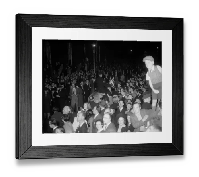Framed Print : World War Two, Britain, 2nd September 1939, Mounted police try to keep a pathway clear as Framed Print : World War Two, Britain, 2nd September 1939, Mounted police try to keep a pathway clear as