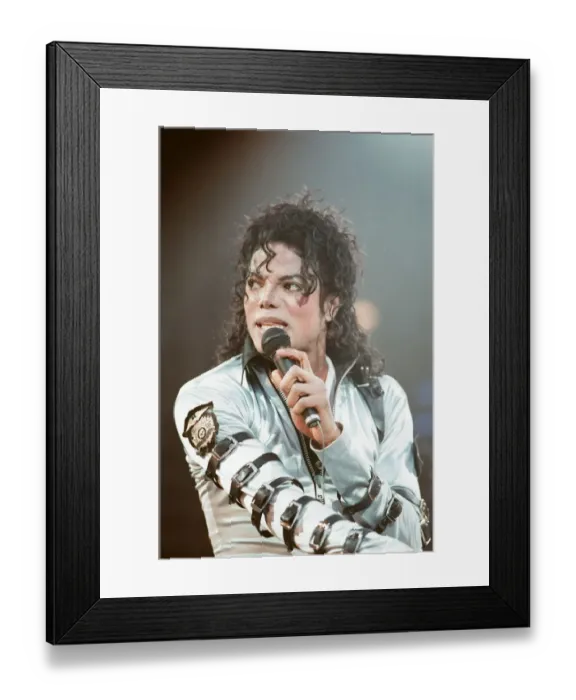 Framed Print : Michael Jackson in concert at Wembley. 15th July 1988