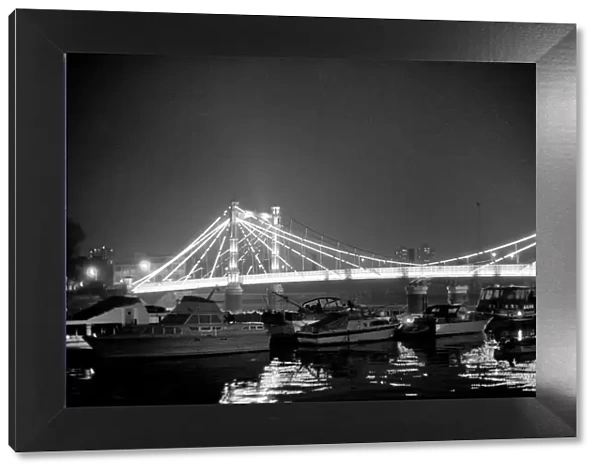 Photography  /  Night. Illuminated Bridge. Albert Bridge. March 1975 75-01590-002