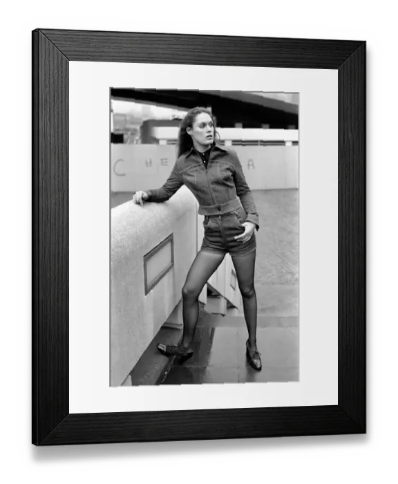 Framed Print : 1970s Fashion: Shorts. January 1971 71-00161-014