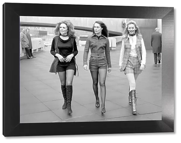 1970s Fashion: Shorts. January 1971 71-00161-012