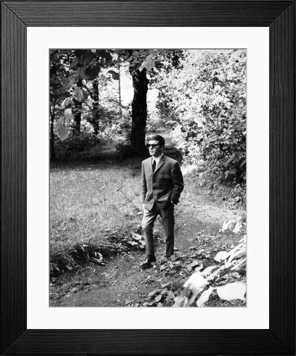 Framed Print : Walter McGowan, with Five titles to his name arrived home at Burnbank Framed Print : Walter McGowan, with Five titles to his name arrived home at Burnbank