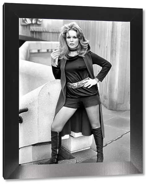 1970s Fashion: Shorts. January 1971 71-00161-002