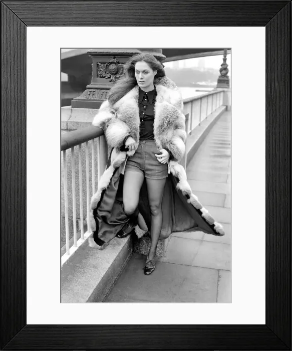 Framed Print : 1970s Fashion: Shorts. January 1971 71-00161-005