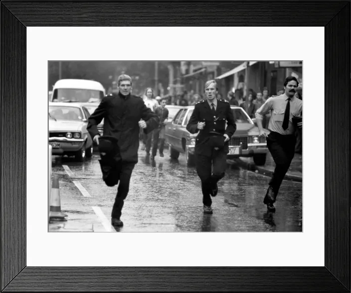 Framed Print : Youth Culture / Music / Police / Street scenes. Punk Rock'. August 1977 77-04262-002 Framed Print : Youth Culture / Music / Police / Street scenes. Punk Rock'. August 1977 77-04262-002