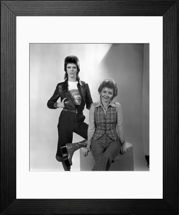 Framed Print : David Bowie and Lulu - December 1973 DavidBowie singers studio shot Framed Print : David Bowie and Lulu - December 1973 DavidBowie singers studio shot