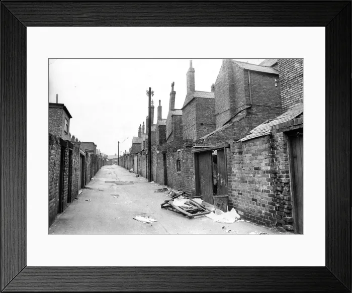 Framed Print : Derelict housing in an area of Avenue Road, Shipcote, Gateshead Framed Print : Derelict housing in an area of Avenue Road, Shipcote, Gateshead