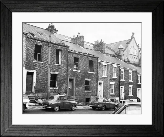 Framed Print : Derelict housing in an area of Westmorland Road, Newcastle