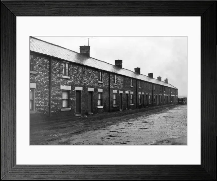 Framed Print : Derelict housing in an area of Third Row, Choppington Colliery