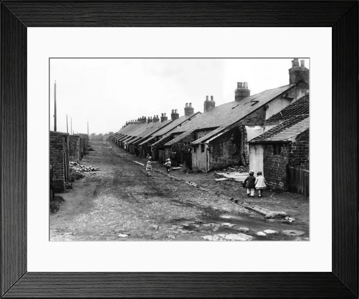 Framed Print : Derelict housing in an area of Leamside, Gateshead which have been occupied by squatters Framed Print : Derelict housing in an area of Leamside, Gateshead which have been occupied by squatters