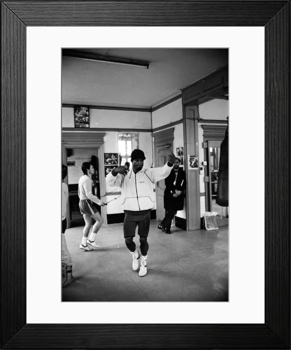 Framed Print : Boxer Errol Christie training for his fight against Mark Kaylor in the Thomas O