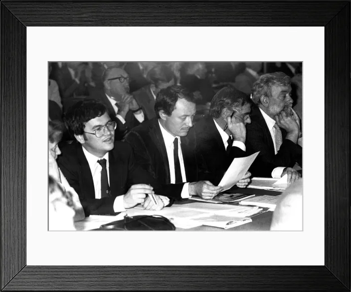 Framed Print : Ken Livingstone at the Park Hotel, Tynemouth for the Association of Metropolitan Framed Print : Ken Livingstone at the Park Hotel, Tynemouth for the Association of Metropolitan